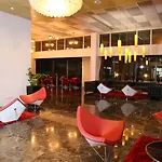 מלון Altius Boutique 4*