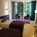 Altius Boutique מלון 4*